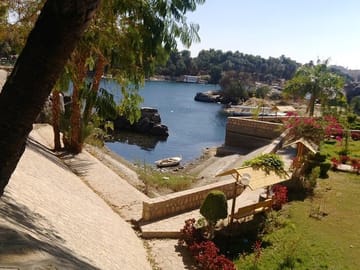 Aswan Private Tour of Nobles Tombs and Botanical Island