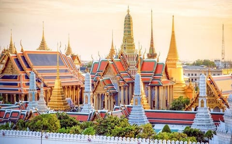 Grand Palace and Emerald Buddha Temple Tour in Bangkok