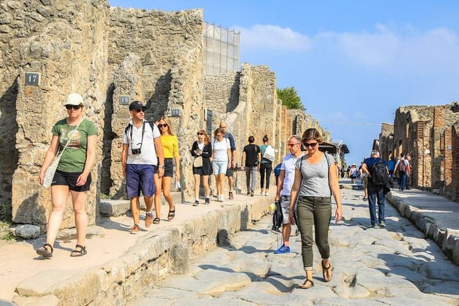 Full-Day Pompeii and Vesuvius Tour with Wine Tasting  2