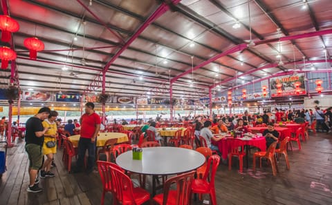 Kuala Selangor Fireflies Tour with Seafood Dinner Experience