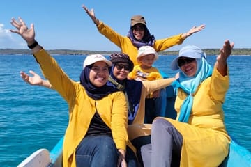 Day Tour to Pink Beach from Kuta, Lombok Island