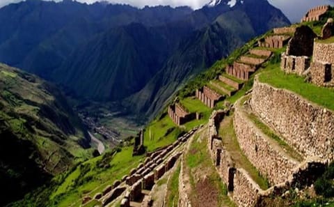 Sacred Valley Full Day Tour: Pisac and Ollantaytambo Highlights