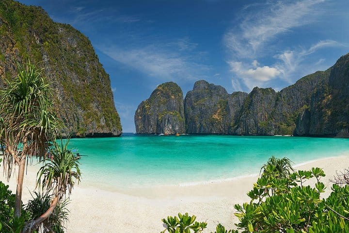 Explore Phi Phi Islands by Ferry – Snorkeling & Lunch Included 7