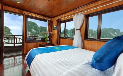 Two-Day Halong Bay Cruise with Kayaking and Caving
