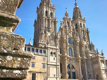 Santiago de Compostela & Valença Small Group Tour from Porto