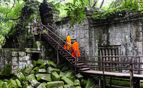 Day trip to Beng Mealea temple & stilt-houses village By English Speaking Car Driver (No Guide)