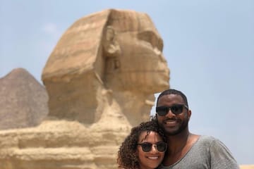 VIP Giza Pyramids and Egyptian Museum Tour with Camel Ride
