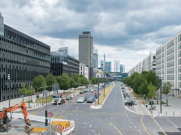 Frankfurt by Bus and Foot with Local Guide