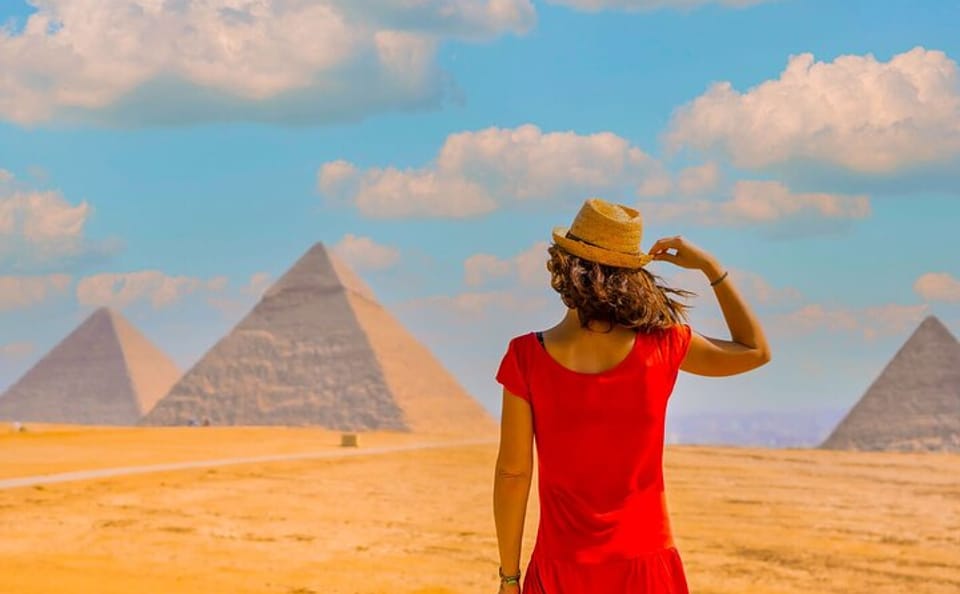 Private Tour of Giza Pyramids and Saqqara in Cairo
