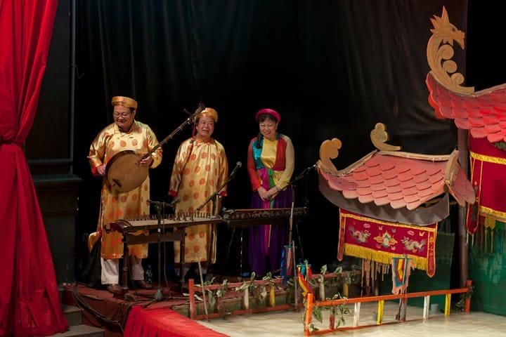 HA NOI NIGHT TOUR AND WATER PUPPET SHOW 5