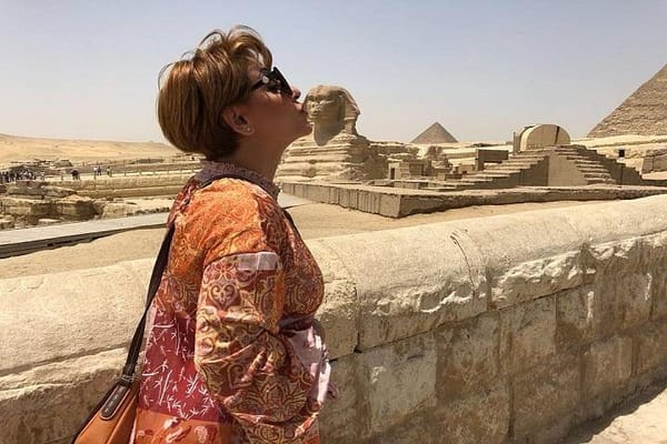 Private Cairo Layover Tour to Giza Pyramids and Sphinx with Lunch