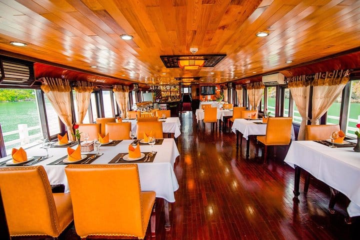 restaurant bai tho cruise