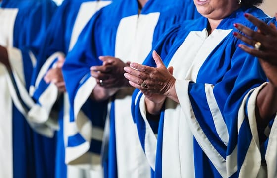 New York Contrasts and Gospel Mass Tour in Harlem