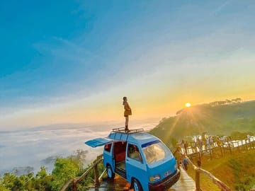 Cloud Hunting Tour with Local Delicacies in Dalat