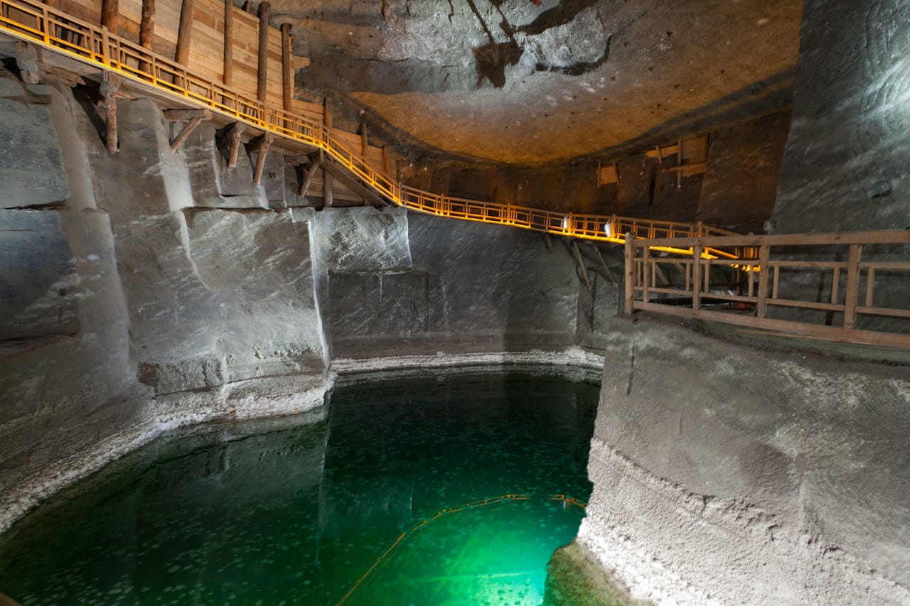 Auschwitz-Birkenau Memorial and Wieliczka Salt Mine 1 Day Guided Tour 9