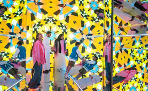 Dubai House of Hype Tour with Private Transfers and Photography