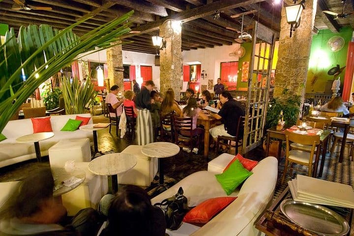 Traditional brazilian diner with live music and one caipirinha  8