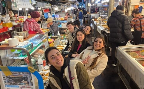 Dongmyo Flea and Gwangjang Market Culinary Tour in Seoul