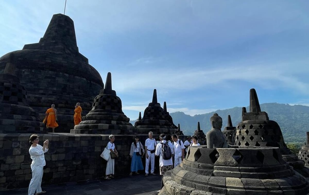Borobudur Sunrise From Setumbu Hill, Prambanan Tour and Transport