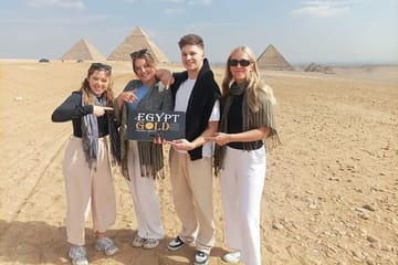 Giza Pyramids and Sphinx Tour with Lunch and Fees Included