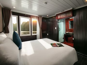 Bai Tu Long Bay Overnight Cruise from Hanoi Inlcuded Transfer