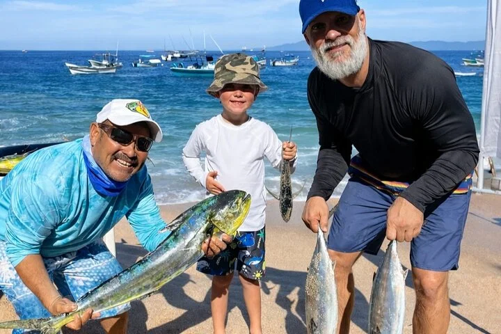 Viajes de pesca privados con pescadores locales y almuerzo del mar a la mesa