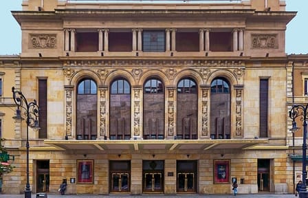 Cimadevilla Walking Tour: Art and History in Gijón