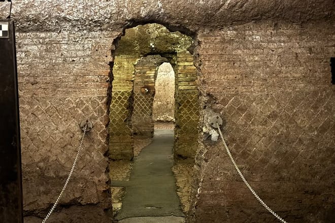 Rome’s Hidden Depths: Colosseum, Ancient City Tour & Underground Tunnels