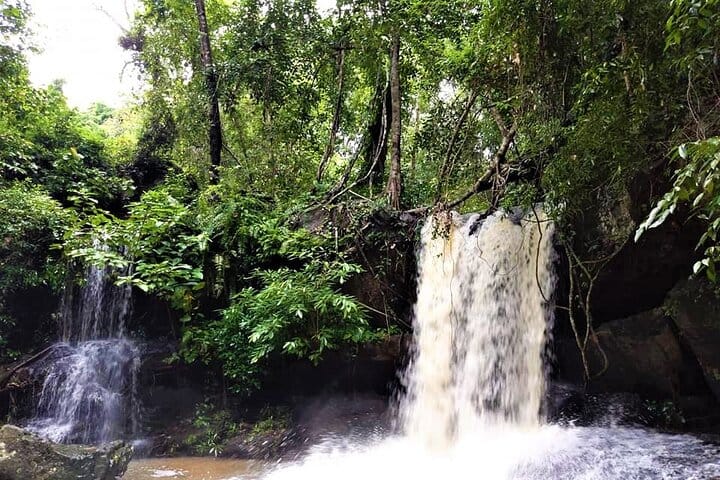 Kbal Spean Trekking Tour with Banteay Srei and Landmine Museum 2