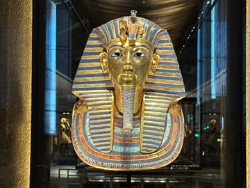 VIP Grand Egyptian Museum Private Tour with Egyptologist Guide