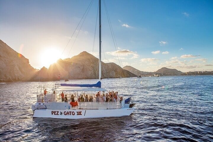 Los Cabos Sunset Party Cruise with Unlimited Open Bar 8
