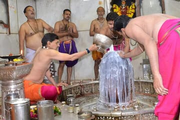 3-Day Private Guided Tour of Jyotirlinga Temples and Mandu