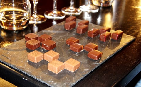 Private Wine and Cheese Tasting Experience in Paris