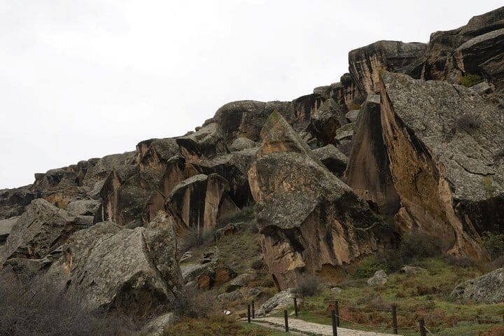 Gobustan-Museum-rock-shelter_petroglyps-unesco-world-heritage-list-vla-tourism-Azerbaijan-tour-unesco