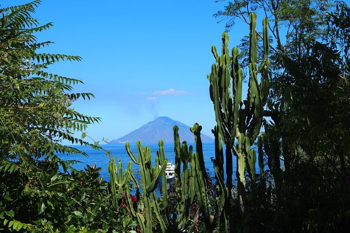 Aeolian Islands : Panarea and Stromboli from Cefalù 10