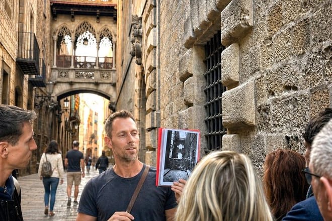 Ramblas, Old Town, Gothic and Gaudi Architecture Walking Tour