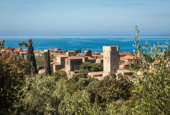 Mourtzinos tower and the village of Kardamlyi
