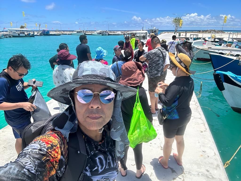 Maldives Dolphin Cruise, Sandbank Adventure & Local Island Tour