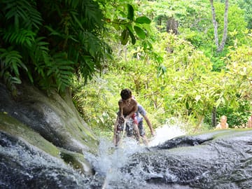 Chiangmai day trip Temples and Sticky waterfall