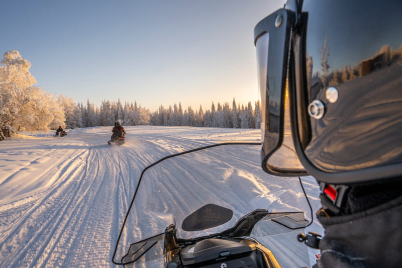 Snowmobile tour Ruka