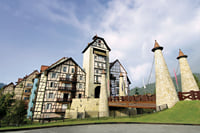 Colmar Tropicale and Batu Caves Day Trip (SIC/Shared Tour) 4