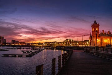 Cardiff Cultural Day Tour with Castle and Bute Park Visit