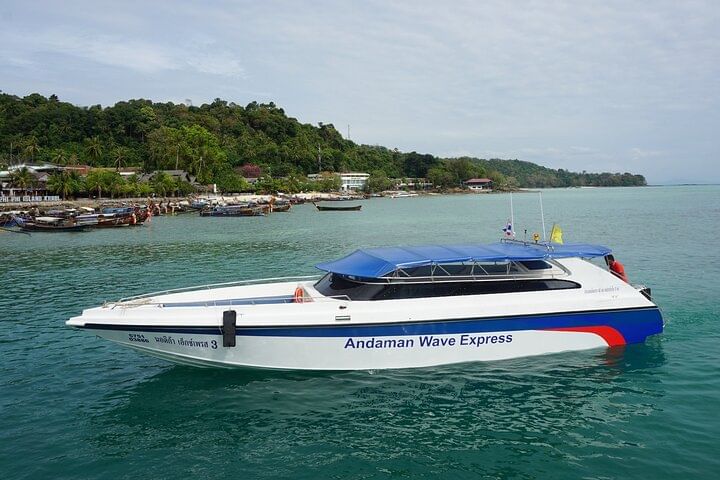 One-Way Arrival Transfer from Phuket Airport to Phi Phi Island by Speedboat