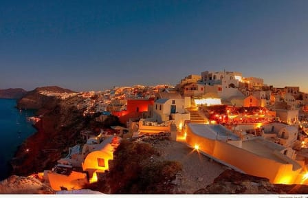 Explore Fira and Oia on a 3-Hour Santorini Tour
