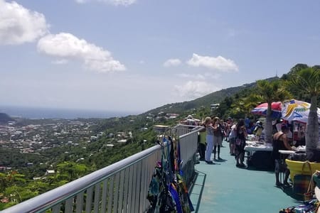 4-Hour Exploring St. Thomas Private and Guided Jeep Tour