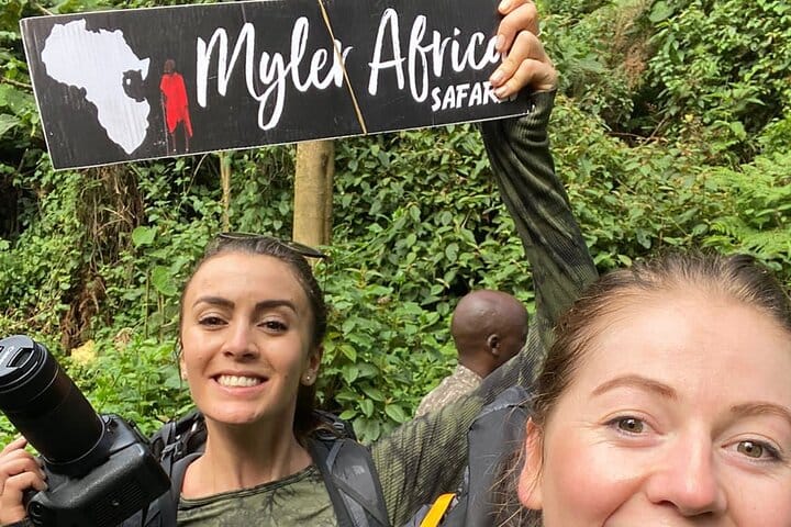 8-Day Private Wildlife Viewing and Chimpanzees Tracking Safari