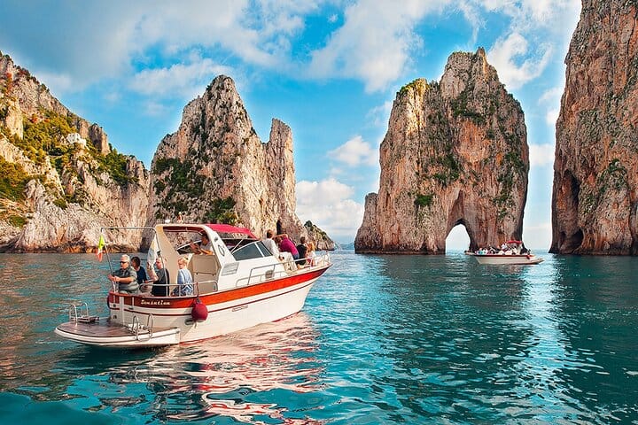 Discover Li Galli and Capri from Amalfi 2