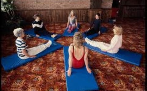 Mindful Yoga and Walking Tour in Marrakesh Medina