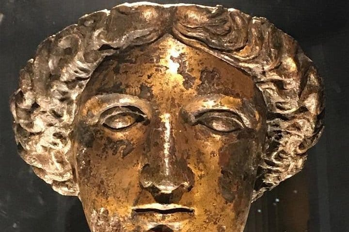 Salisbury Magna Carta Stonehenge and Bath Private Tour 7