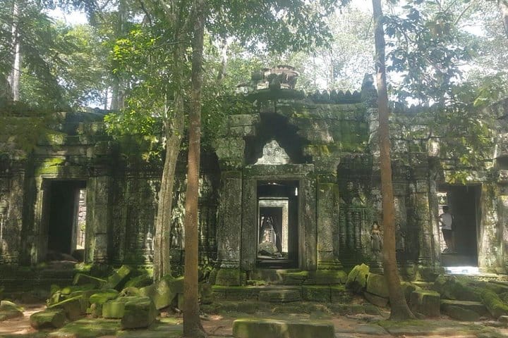 Private Trekking Tour to The World Heritage Temples 5